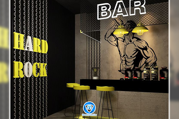 بوفه کوچک و شیک باشگاه ورزشی با ترکیب فلز و چوب طبیعی