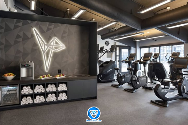 بوفه باشگاهی با طراحی چندمنظوره برای ارائه غذاهای سالم و مکملهای ورزشی